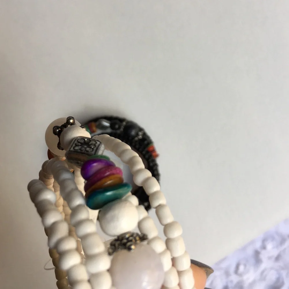 CAROL WHITE BEADED FAUX STONE WRAP AROUND BOHO BRACELET - Picture 3 of 3